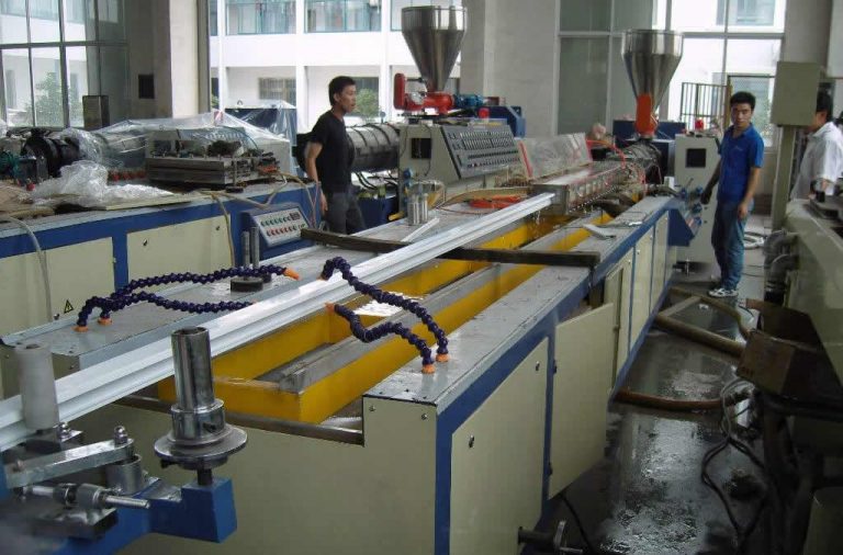 What Is Plastic Extrusion Machine